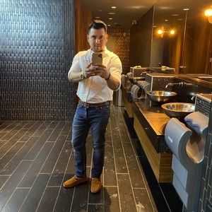 Meet your Posher, Javier